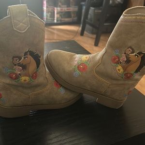 Disneys  spirit little girl cow boy boots! Good condition, half inch heal.